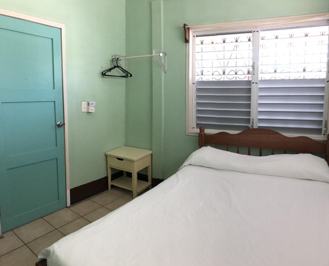 Lydia'S Guesthouse Placencia Kültér fotó